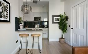 Holyrood Park City Centre Apartment