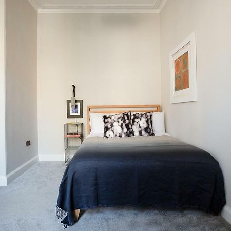 Holyrood Park City Centre Apartment Edinburgh Exterior photo