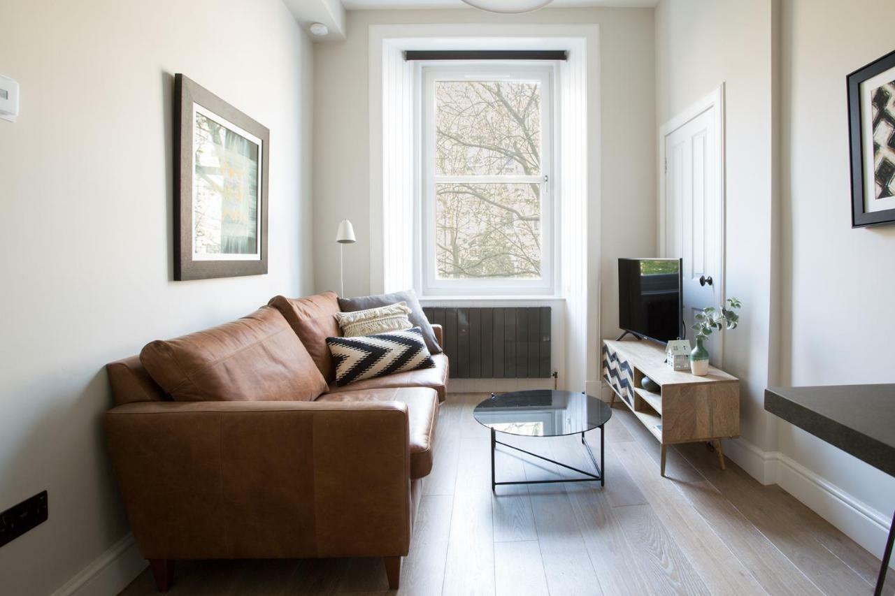 Holyrood Park City Centre Apartment Edinburgh Exterior photo