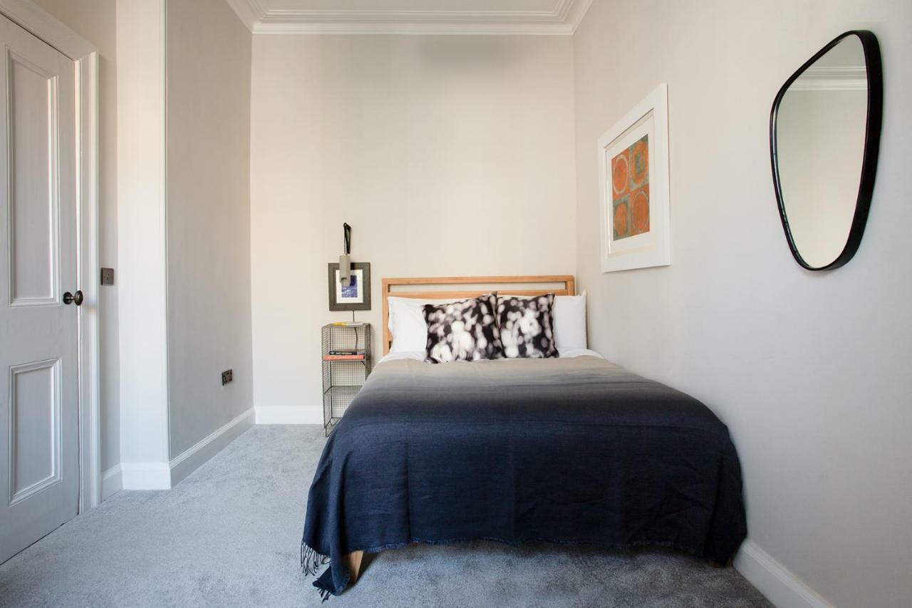 Holyrood Park City Centre Apartment Edinburgh Exterior photo