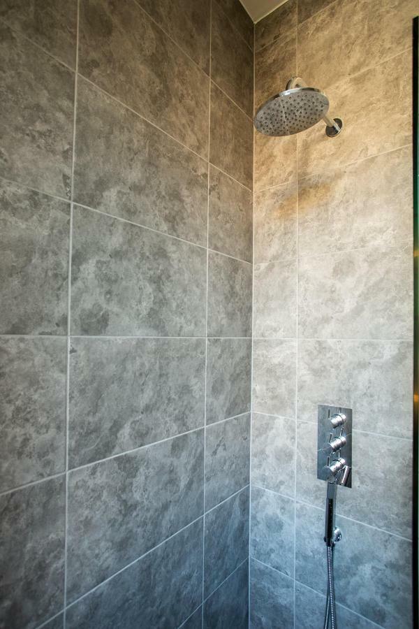 Holyrood Park City Centre Apartment Edinburgh Exterior photo